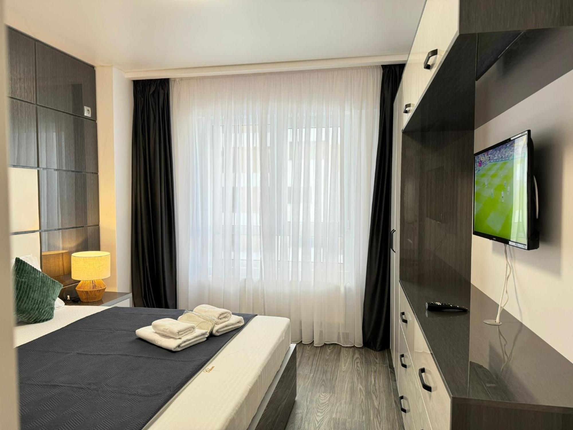 Luxury Glam Apartments Central Adress Bucuresti With Parking Exterior photo