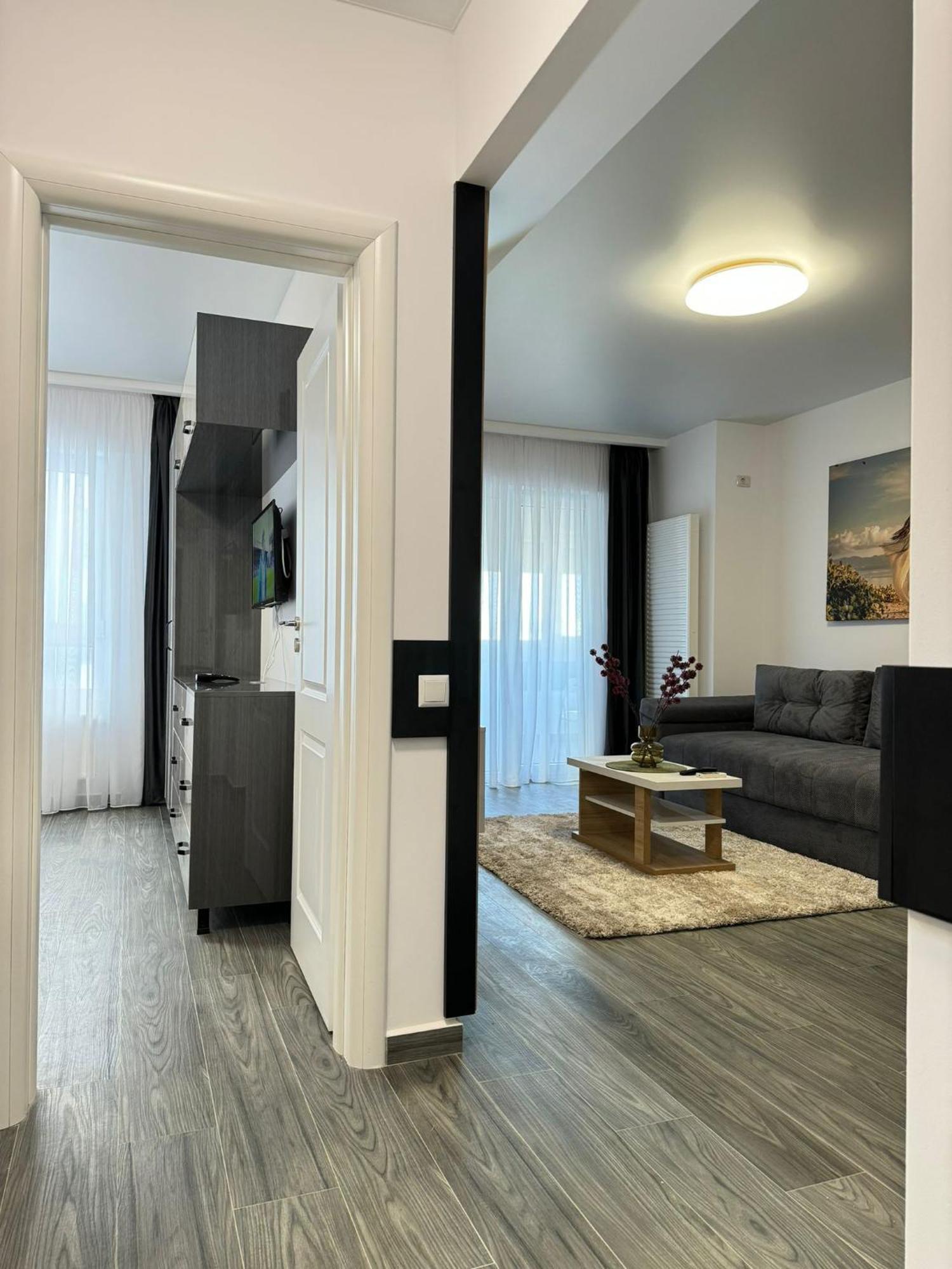 Luxury Glam Apartments Central Adress Bucuresti With Parking Exterior photo