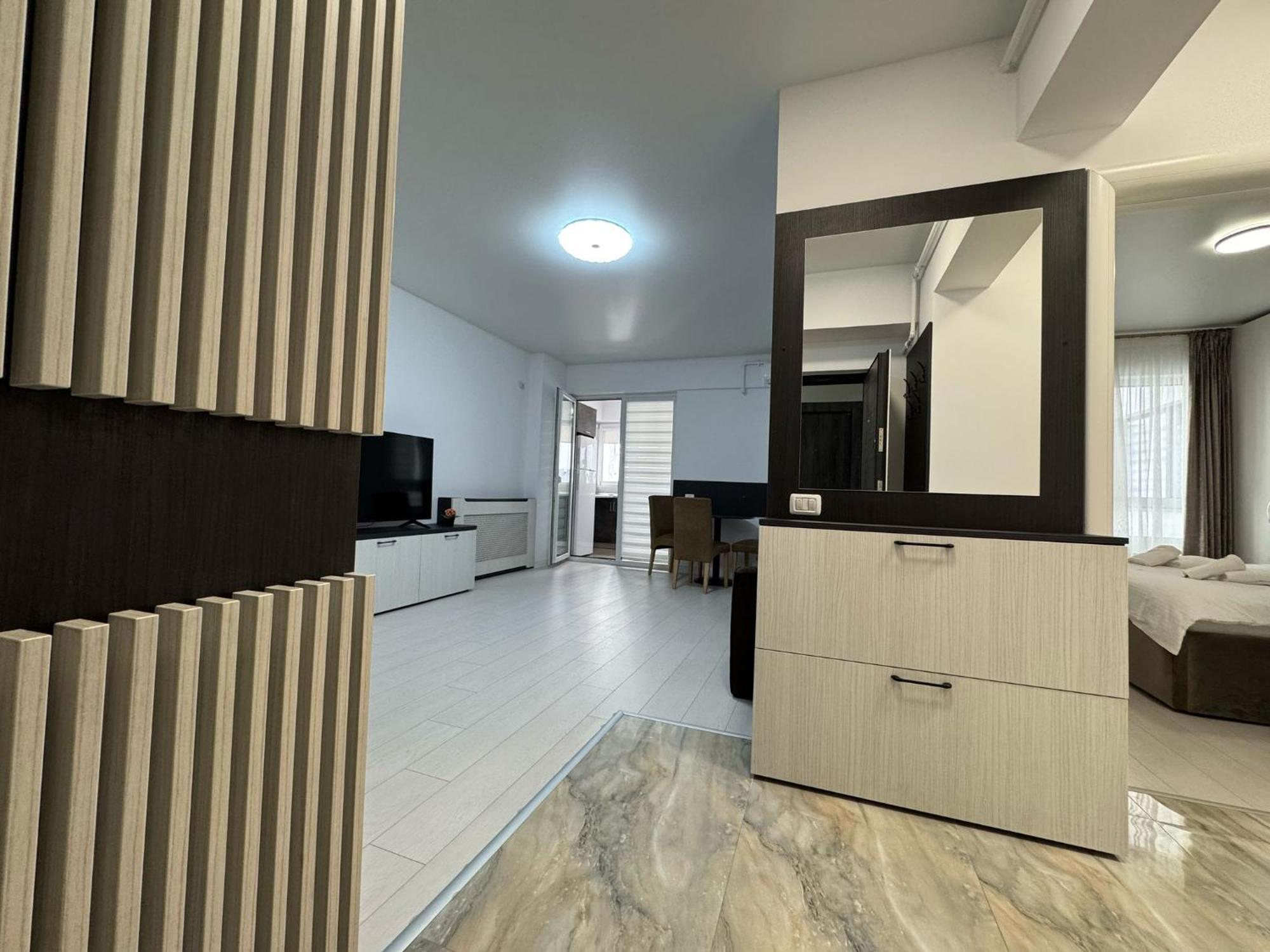 Luxury Glam Apartments Central Adress Bucuresti With Parking Exterior photo