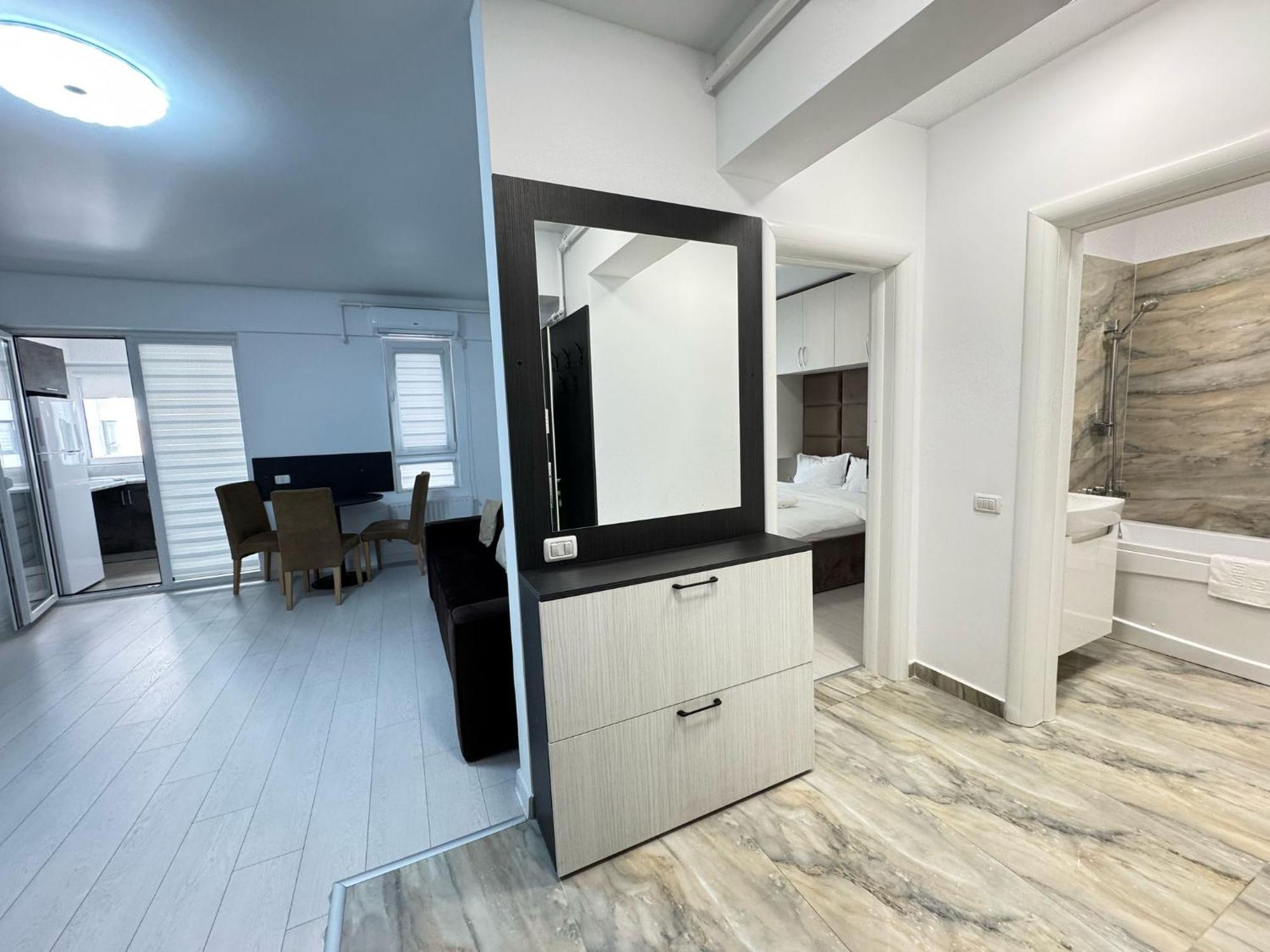 Luxury Glam Apartments Central Adress Bucuresti With Parking Exterior photo